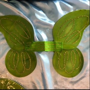 Wings green child new